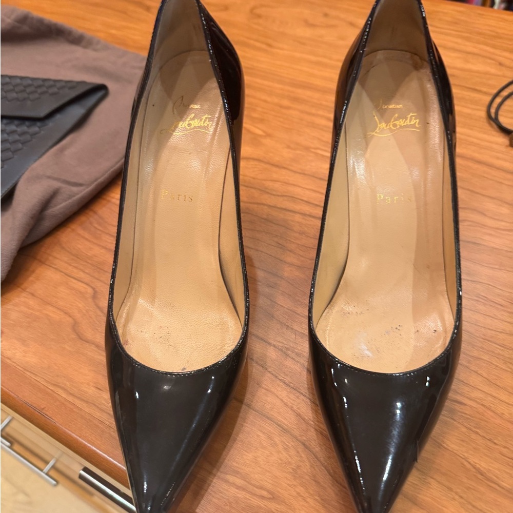 Christian Louboutin Black Patent Leather Pointed Toe Pumps with Red Soles - Picture 2 of 6